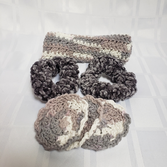 Valentine Gift Set | Face Scrubby, Scrunchies Clo… - Picture 6 of 6